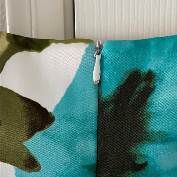 Dress - Picture 7 of 7